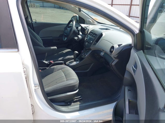 Chevrolet Sonic Lt Auto 2014 1G1JC5SH6E4199799 Image 5