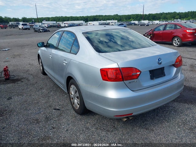 3VW2K7AJ1EM225905 Volkswagen Jetta 2.0l S