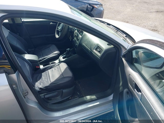 3VW2K7AJ1EM225905 Volkswagen Jetta 2.0l S
