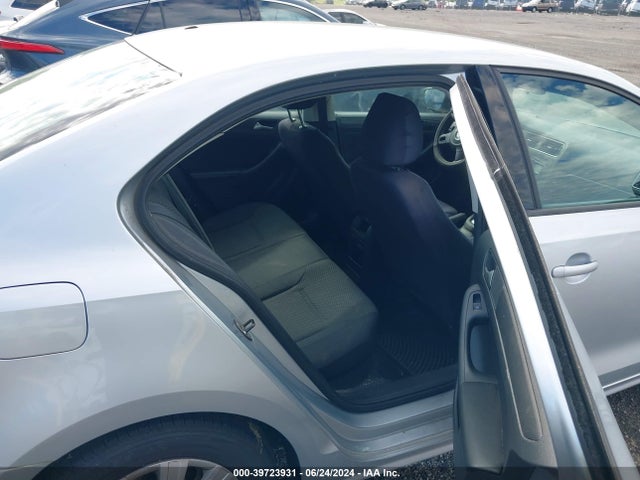 3VW2K7AJ1EM225905 Volkswagen Jetta 2.0l S