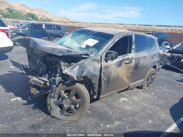 JTMZFREV9JJ173185 Toyota RAV4 LE