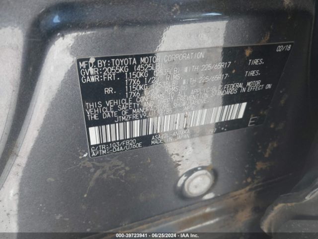 JTMZFREV9JJ173185 Toyota RAV4 LE