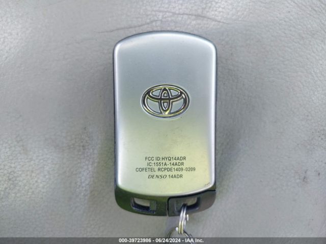 5TDYZ3DC7JS913058 Toyota Sienna Xle 8 Passenger