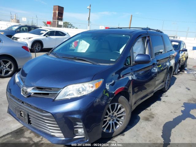 5TDYZ3DC7JS913058 Toyota Sienna Xle 8 Passenger