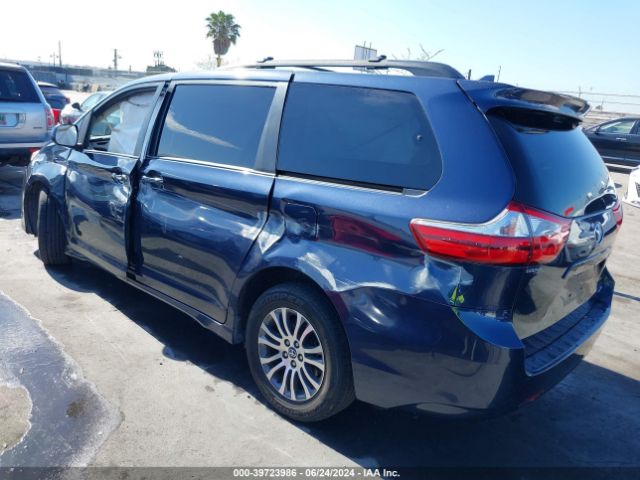 5TDYZ3DC7JS913058 Toyota Sienna Xle 8 Passenger