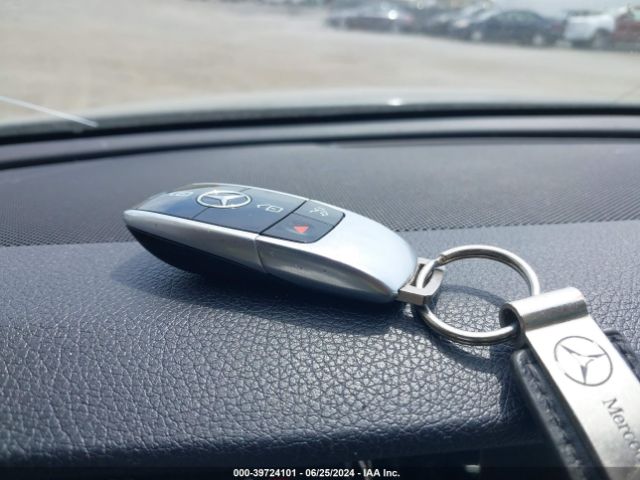WDDZF4JB8HA080477 Mercedes-Benz E 300
