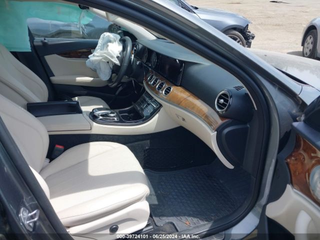 WDDZF4JB8HA080477 Mercedes-Benz E 300