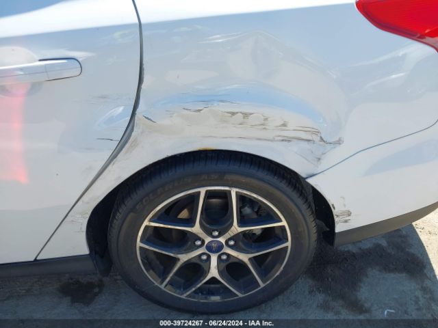 1FADP3H28JL241069 Ford FOCUS SEL