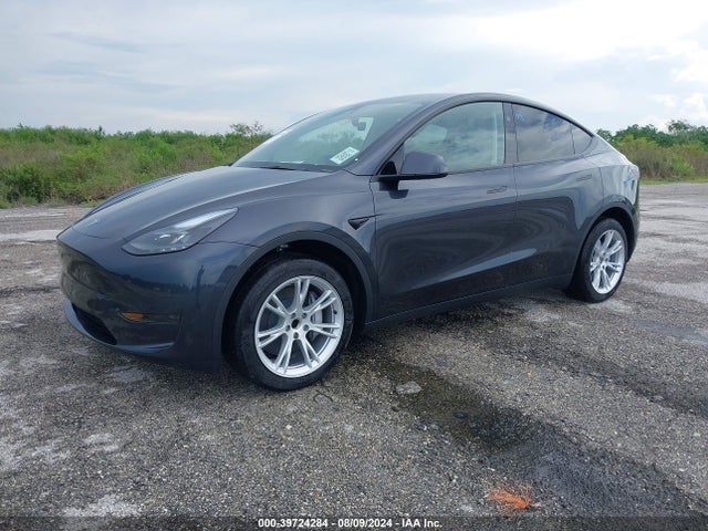 2024 TESLA MODEL Y 7SAYGDED1RF092092 Photo 1