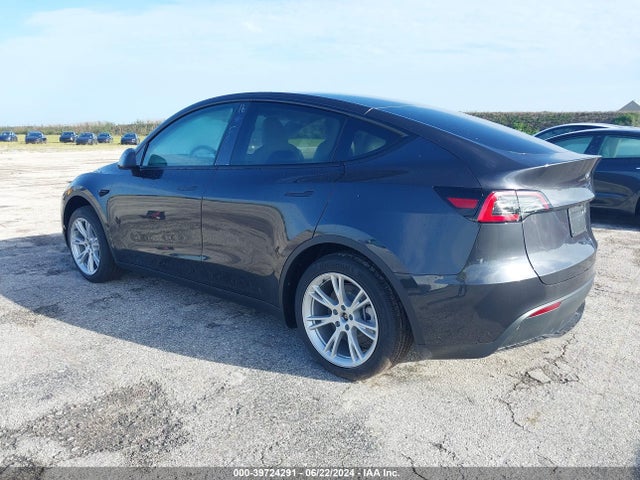 2024 TESLA MODEL Y 7SAYGDED2RF093106 Photo 2