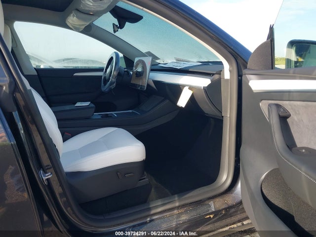 2024 TESLA MODEL Y 7SAYGDED2RF093106 Photo 4