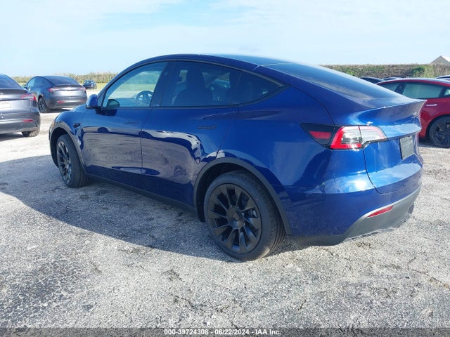 2024 TESLA MODEL Y 7SAYGDED3RF091395 Photo 2