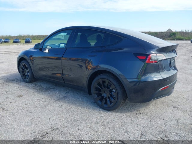 2024 TESLA MODEL Y 7SAYGDED4RF075044 Photo 2
