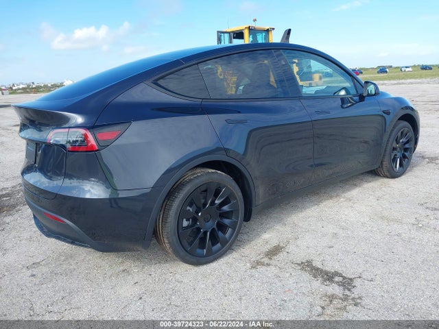 2024 TESLA MODEL Y 7SAYGDED4RF075044 Photo 3
