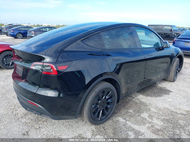 2024 TESLA MODEL Y 7SAYGDED4RF089896 Photo 3
