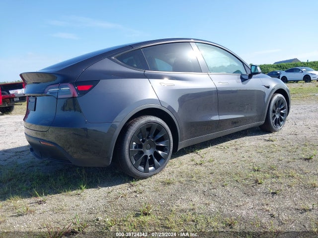 2024 TESLA MODEL Y 7SAYGDED5RF089311 Photo 3