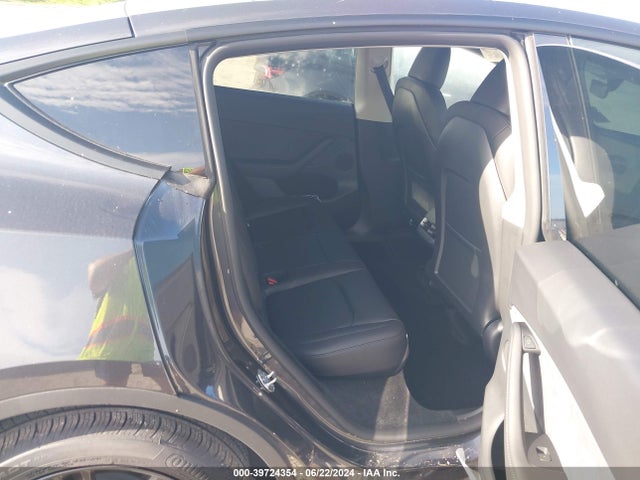 Tesla Model Y Long Range/rwd 2024 7SAYGDED6RF094503 Image 8