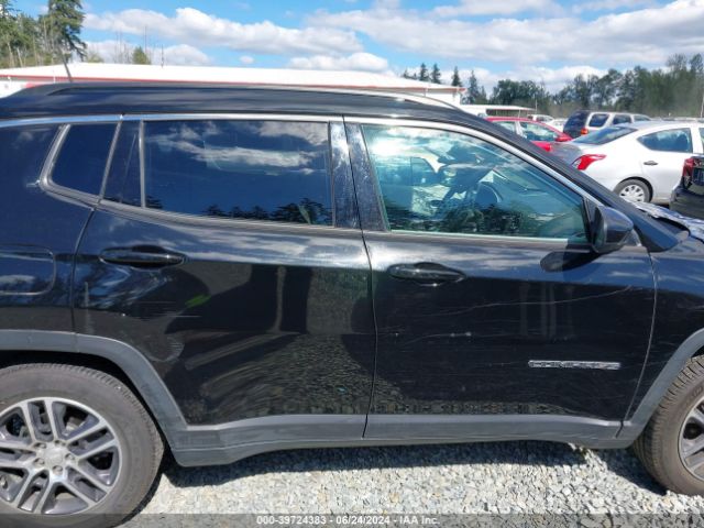 3C4NJCBB4JT460947 Jeep Compass Sun And Wheel Fwd
