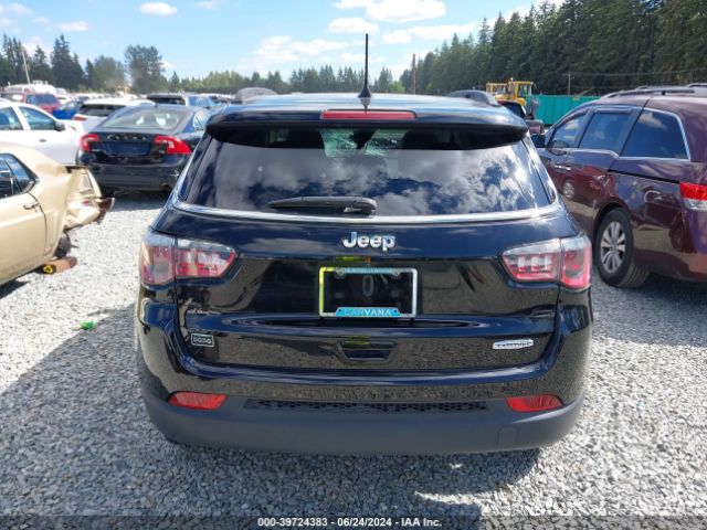 3C4NJCBB4JT460947 Jeep Compass Sun And Wheel Fwd