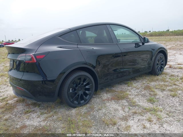 2024 TESLA MODEL Y 7SAYGDED9RF092910 Photo 3
