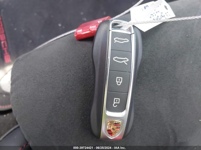 2023 PORSCHE TAYCAN WP0AD2Y13PSA47445 Photo 10