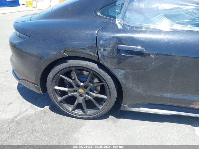 Porsche TAYCAN GTS 2023 WP0AD2Y13PSA47445 Image 19