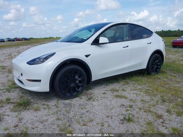 2024 TESLA MODEL Y 7SAYGDED9RF093295 Photo 1