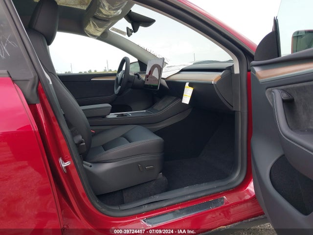 2024 TESLA MODEL Y 7SAYGDEE4RA276917 Photo 4