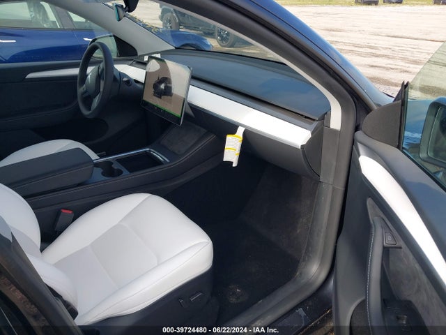2024 TESLA MODEL Y 7SAYGDEE5RA289207 Photo 4