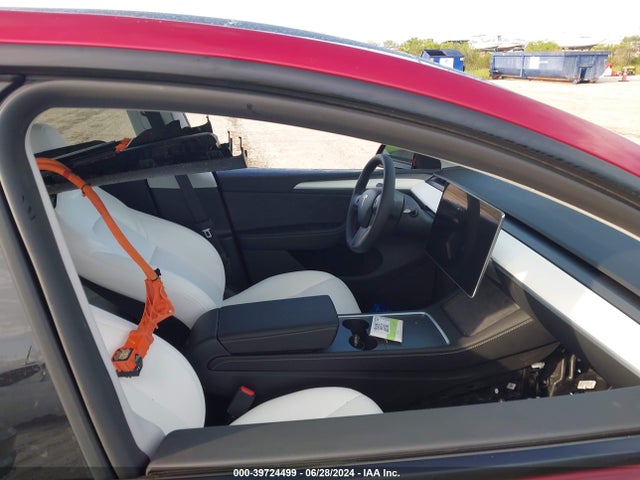 2024 TESLA MODEL Y 7SAYGDEE9RA259644 Photo 4