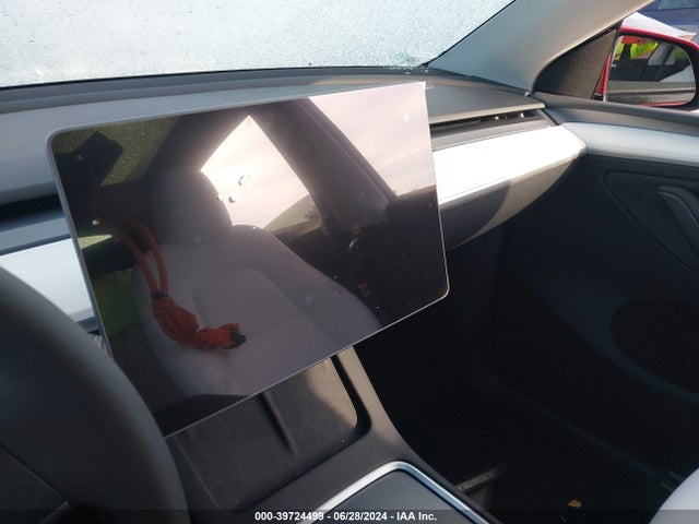 2024 TESLA MODEL Y 7SAYGDEE9RA259644 Photo 6