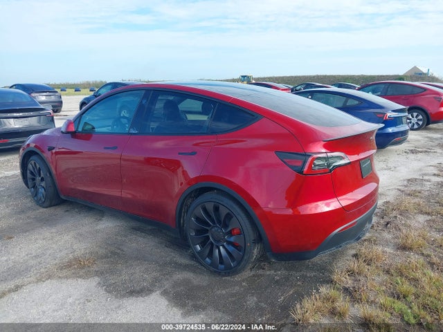 2024 TESLA MODEL Y 7SAYGDEF2RA269862 Photo 2