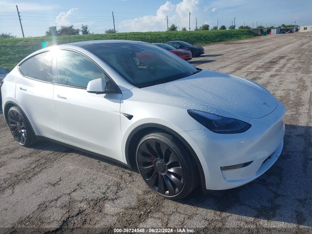 2024 TESLA MODEL Y 7SAYGDEF2RA289139 Photo 0