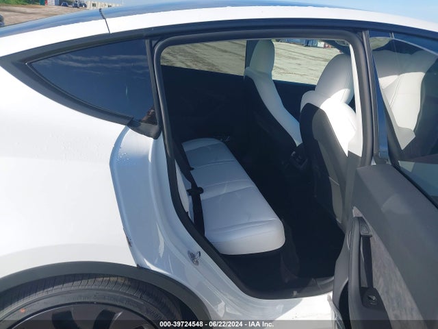 2024 TESLA MODEL Y 7SAYGDEF2RA289139 Photo 7