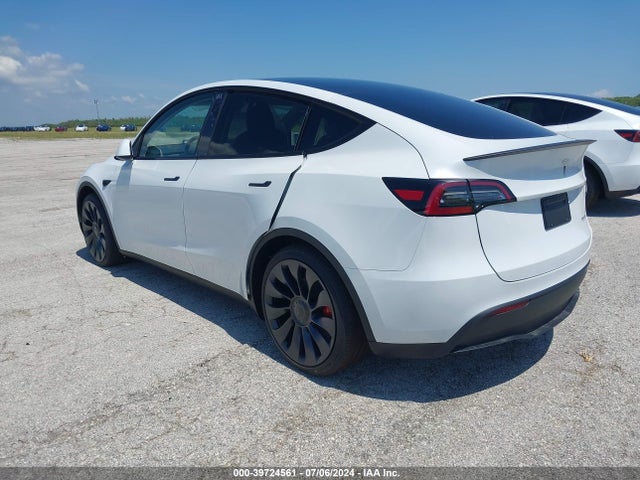 2024 TESLA MODEL Y 7SAYGDEF6RA278452 Photo 2
