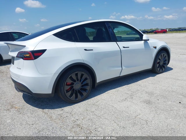 2024 TESLA MODEL Y 7SAYGDEF6RA278452 Photo 3