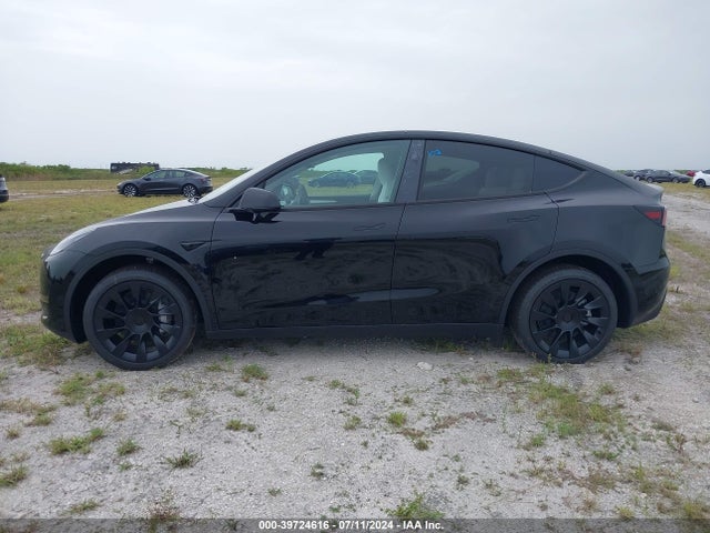 Tesla Model Y Long Range/rwd 2024 7SAYGDED5RF092855 Image 13