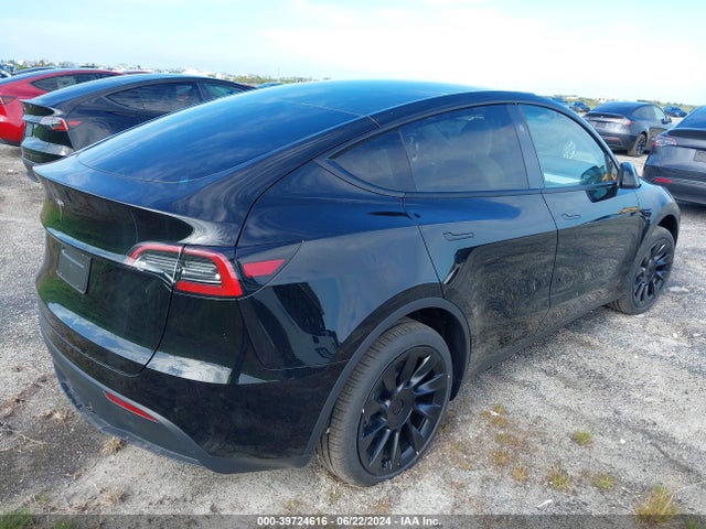 2024 TESLA MODEL Y 7SAYGDED5RF092855 Photo 3