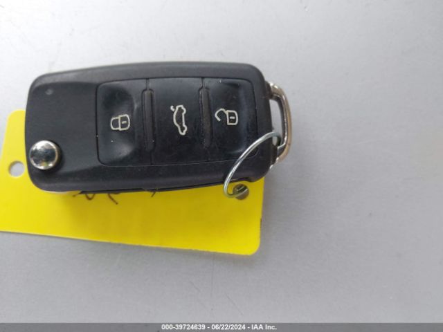 WVGAV7AX7GW603945 Volkswagen TIGUAN S