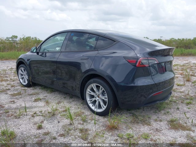 2024 TESLA MODEL Y 7SAYGDED7RF087401 Photo 2