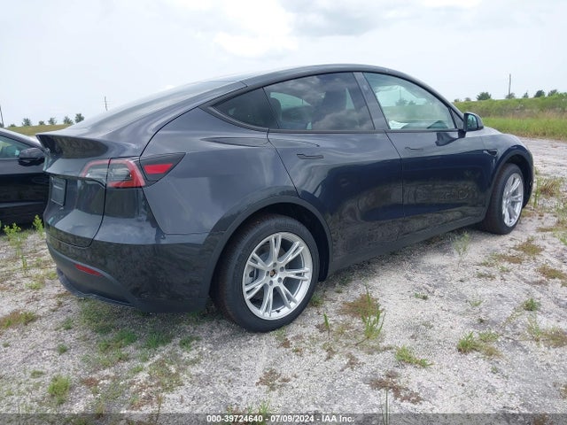 2024 TESLA MODEL Y 7SAYGDED7RF087401 Photo 3