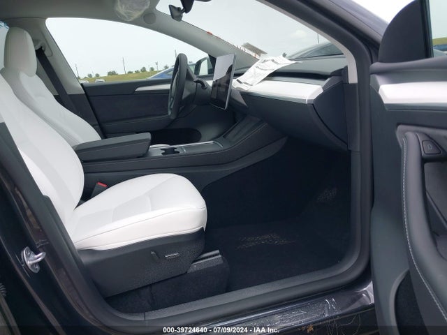 2024 TESLA MODEL Y 7SAYGDED7RF087401 Photo 4