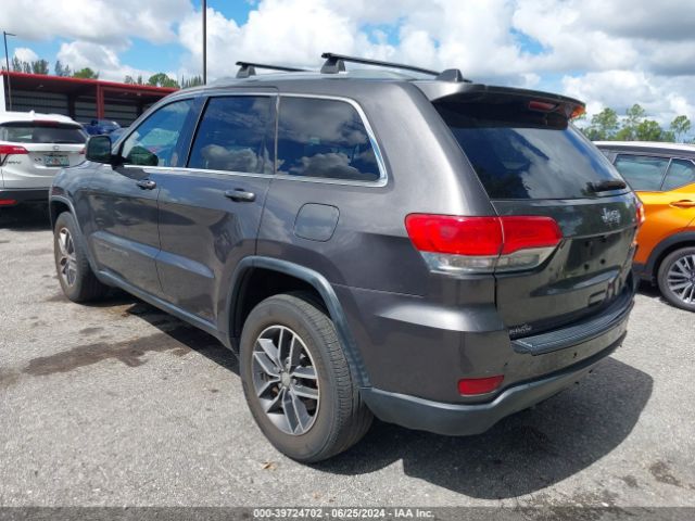 1C4RJEAG8JC480530 Jeep Grand Cherokee Laredo E 4x2