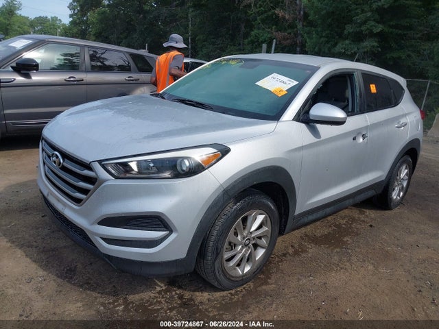 Hyundai TUCSON SE 2017 KM8J23A4XHU469968 Image 2