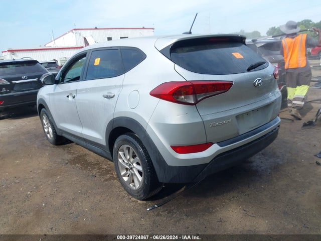 Hyundai TUCSON SE 2017 KM8J23A4XHU469968 Image 3