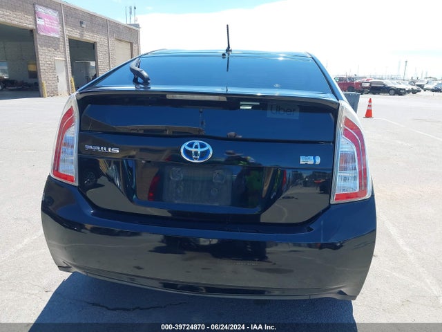 Toyota Prius Two 2015 JTDKN3DU1F2002331 Image 16