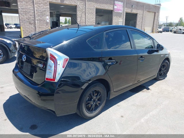 Toyota Prius Two 2015 JTDKN3DU1F2002331 Image 4