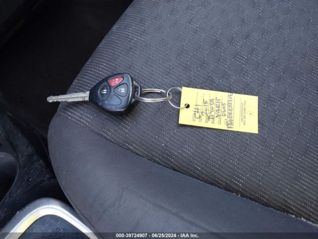 VNKKTUD37FA045328 Toyota YARIS LE