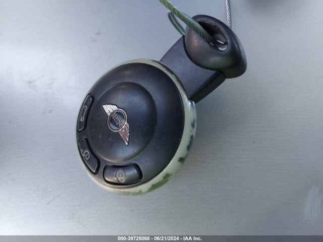 2008 MINI COOPER S WMWMF73528TT93703 Photo 10