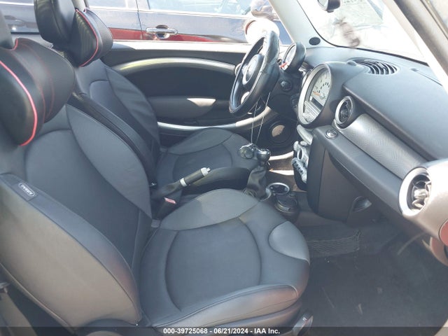 2008 MINI COOPER S WMWMF73528TT93703 Photo 4